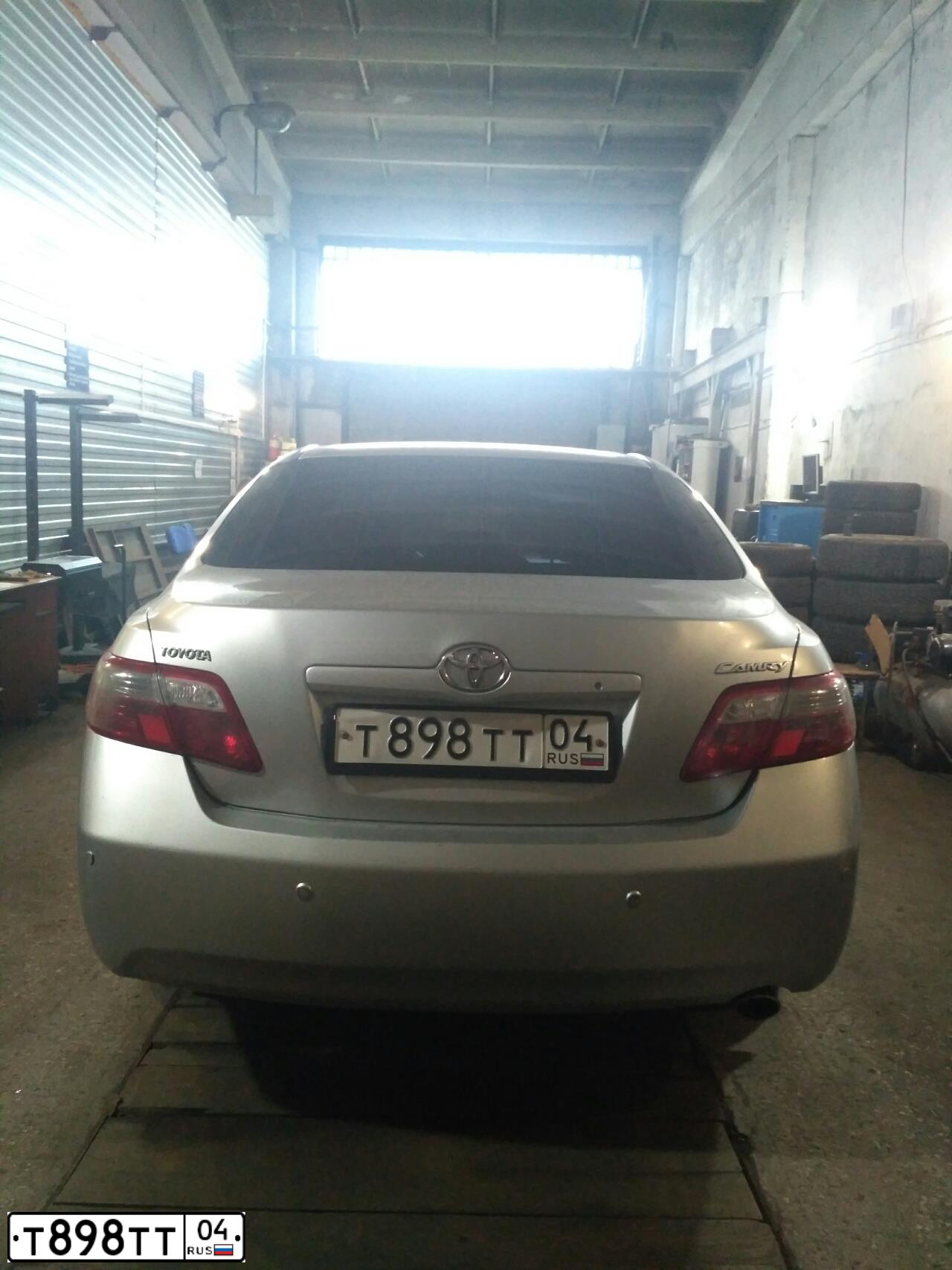 Фото автомобиля TOYOTA CAMRY, 2006 — госномер Т898ТТ04. Цвет: серебристый