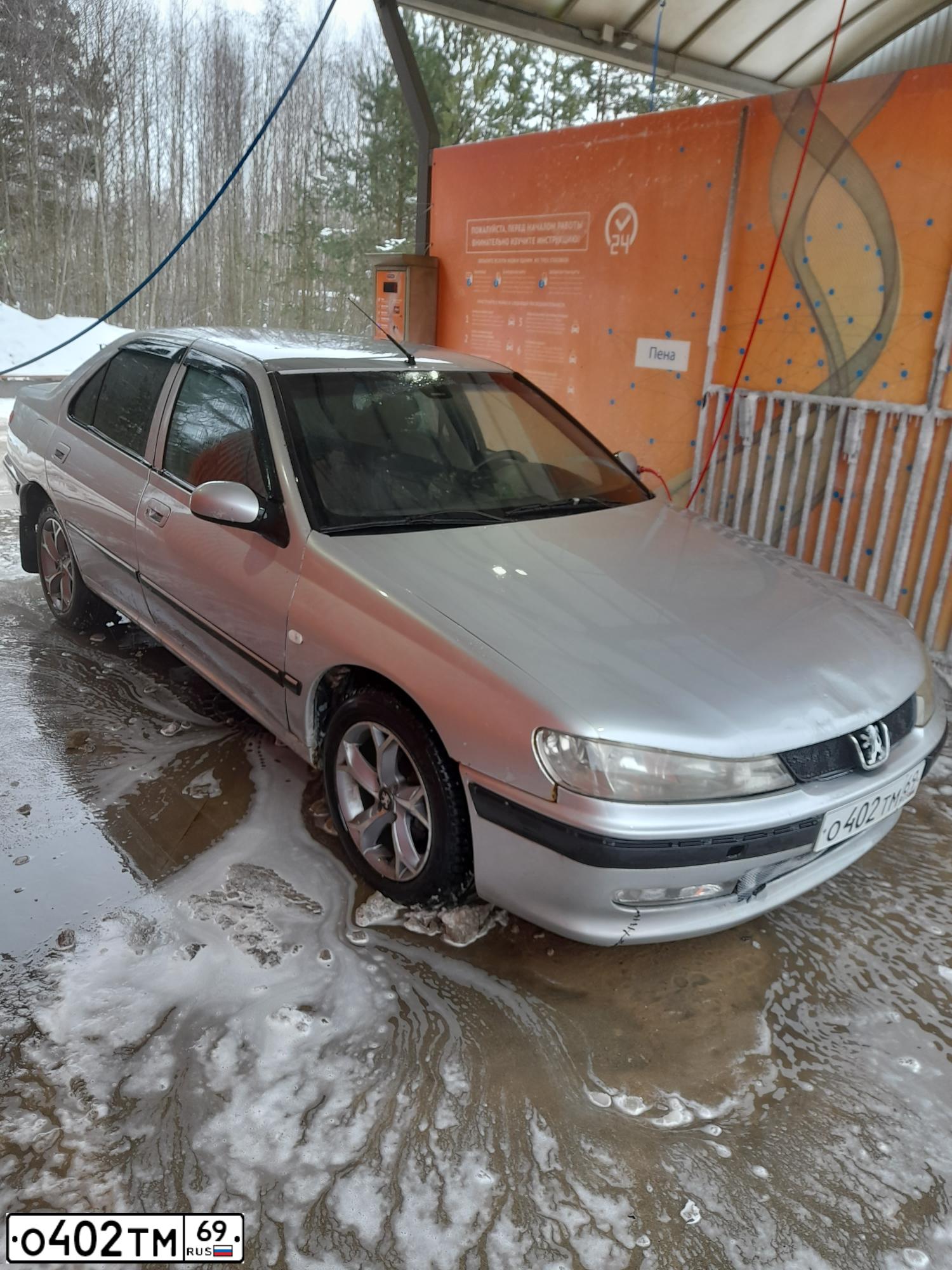 Фото автомобиля PEUGEOT 406, 2000 — госномер М804КО150. Цвет: СЕРЕБРИСТЫЙ