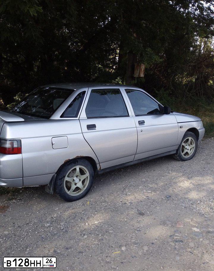 Фото автомобиля LADA 2110, 2003 — госномер Н687КН07. Цвет: Светло-Серебристый металлик