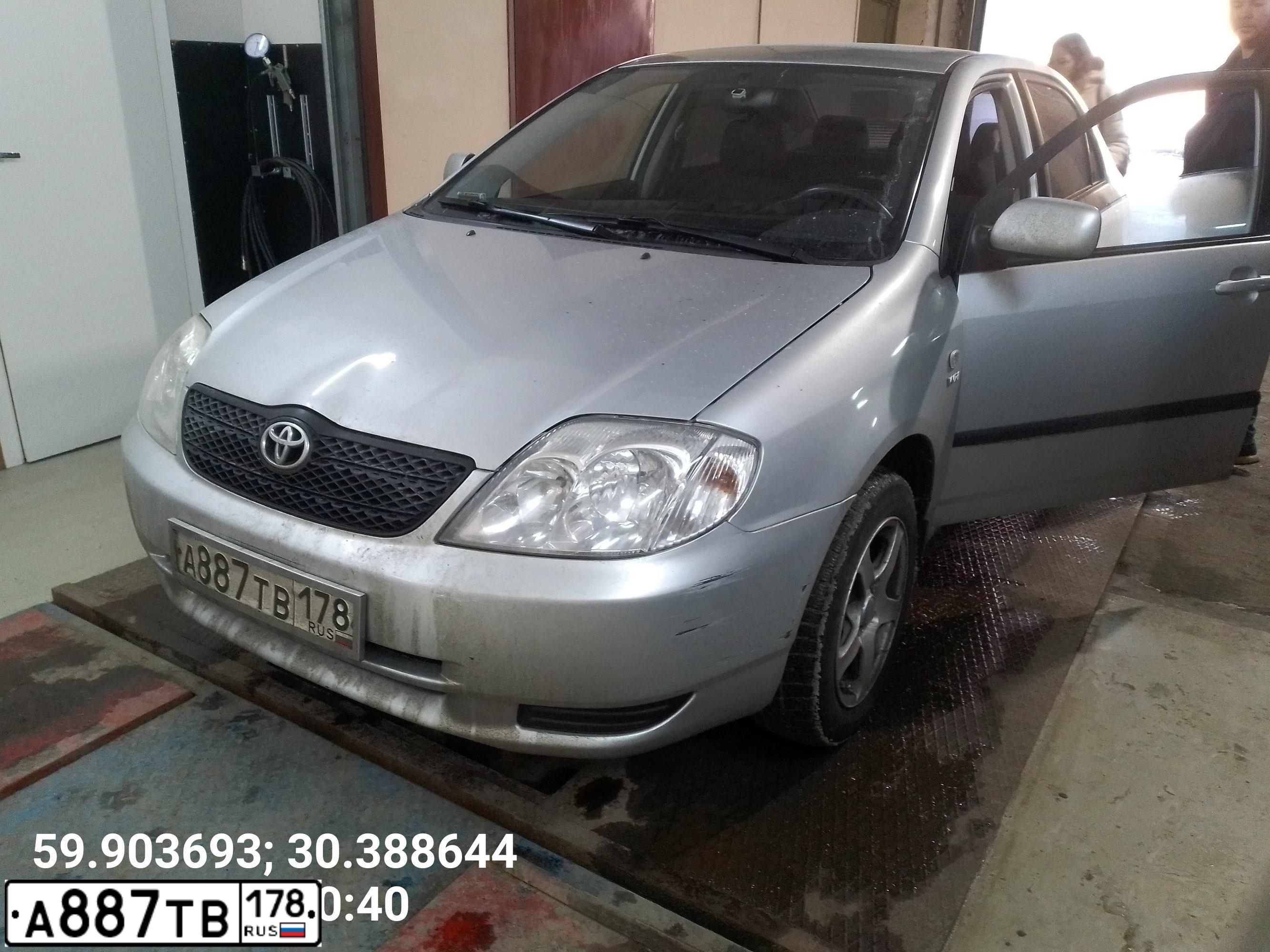 Фото автомобиля TOYOTA COROLLA, 2002 — госномер А887ТВ178. Цвет: СЕРЕБРИСТЫЙ