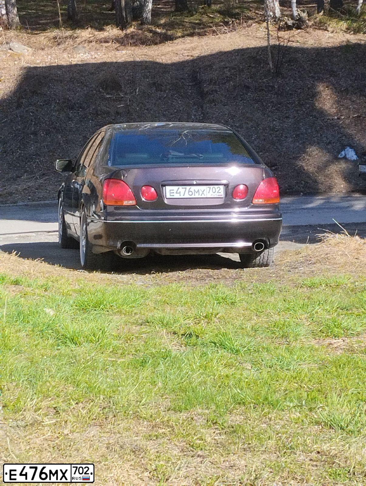Фото автомобиля LEXUS GS, 1998 — госномер Е476МХ702. Цвет: Коричневый