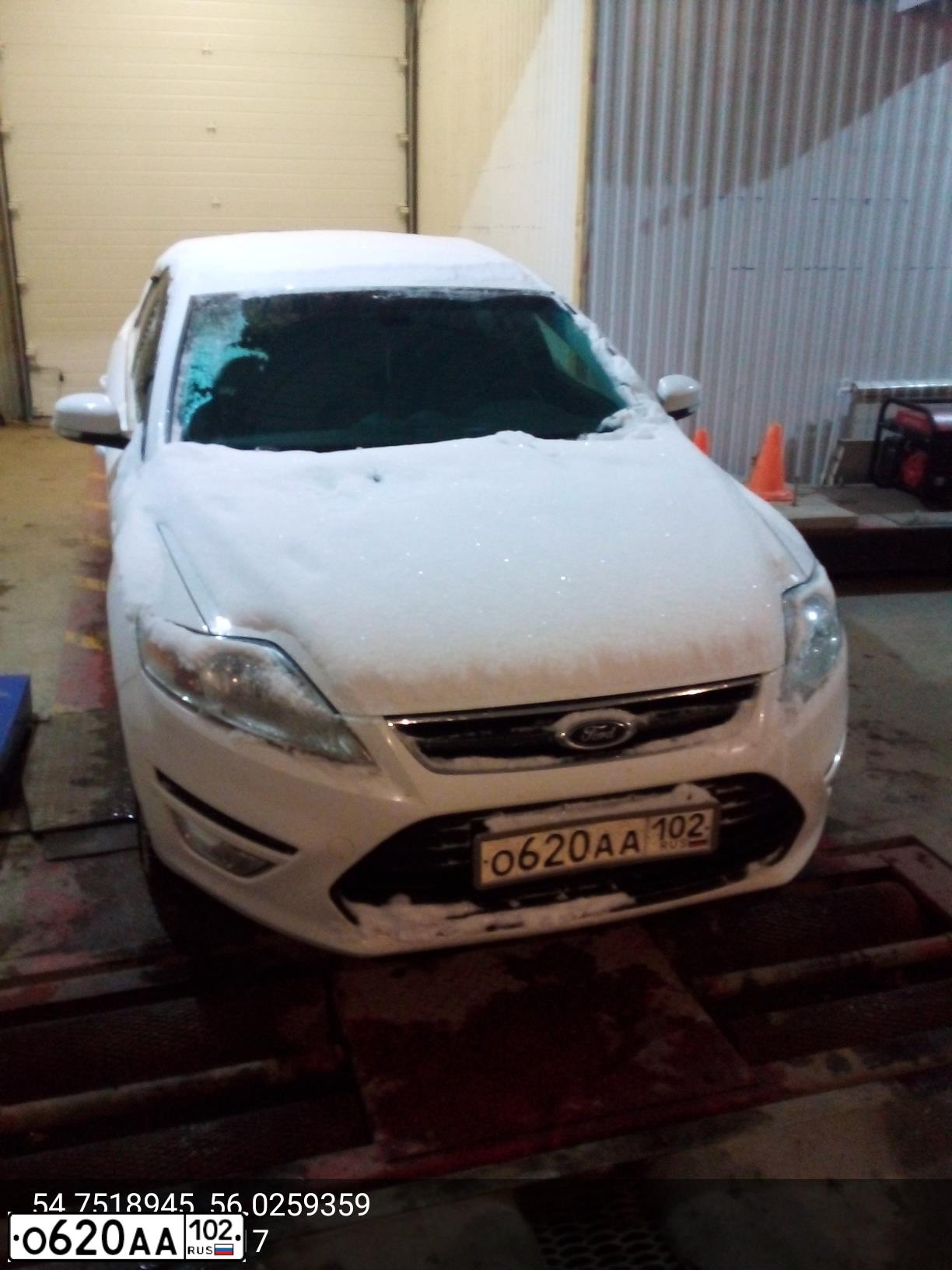 Фото автомобиля FORD MONDEO, 2012 — госномер Е149УУ702. Цвет: Белый