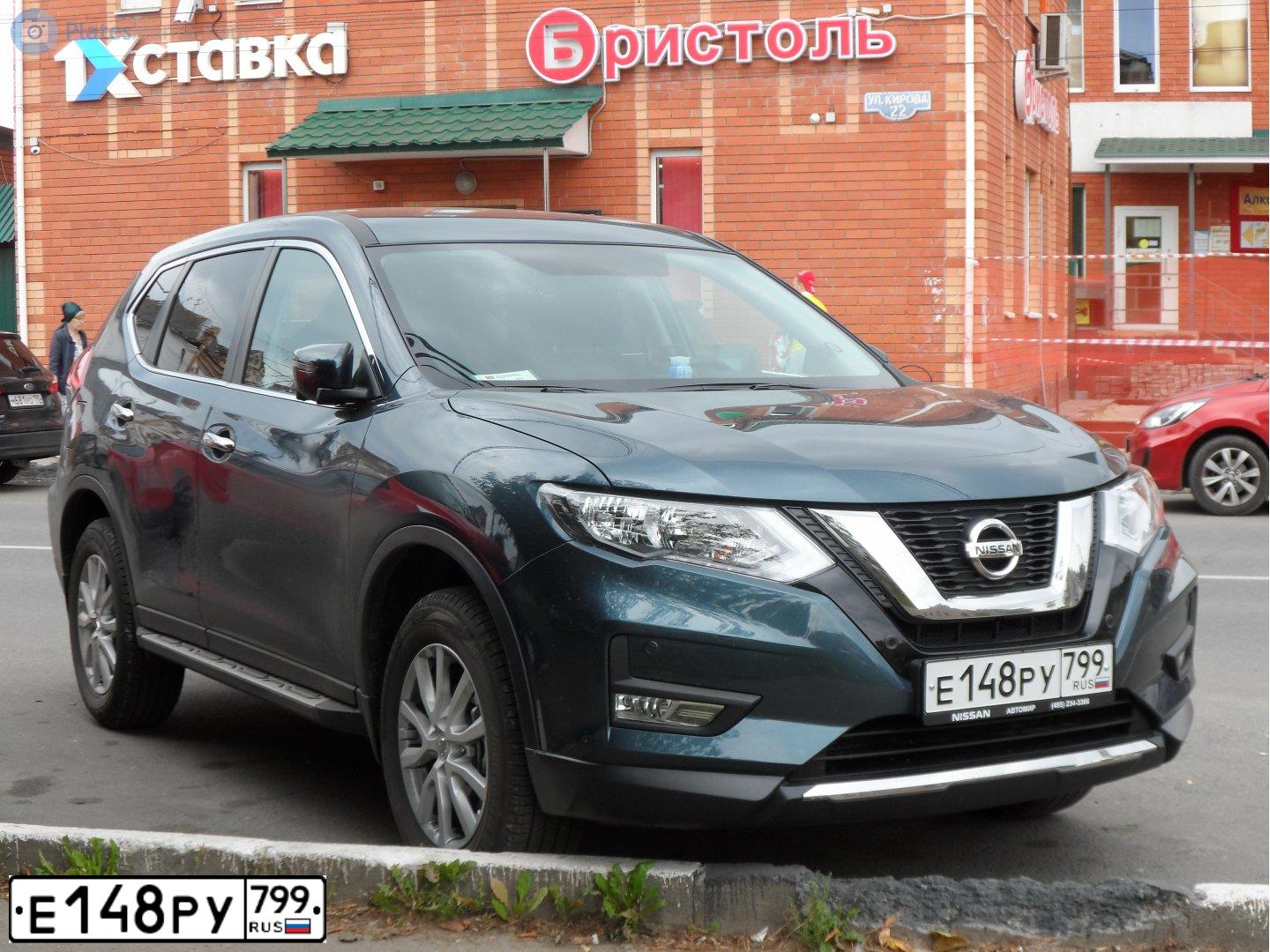 Фото автомобиля NISSAN X-TRAIL, 2020 — госномер Е148РУ799. Цвет: синий