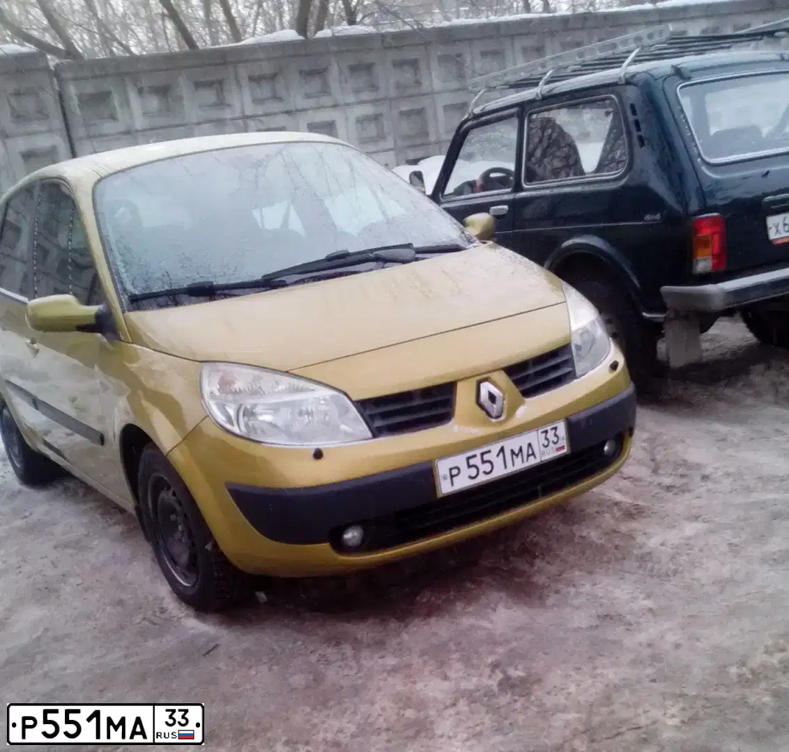 Фото автомобиля RENAULT MEGANE /GRAND/ SCENIC, 2004 — госномер О582ОР159. Цвет: КОРИЧНЕВО-ЖЕЛТЫЙ