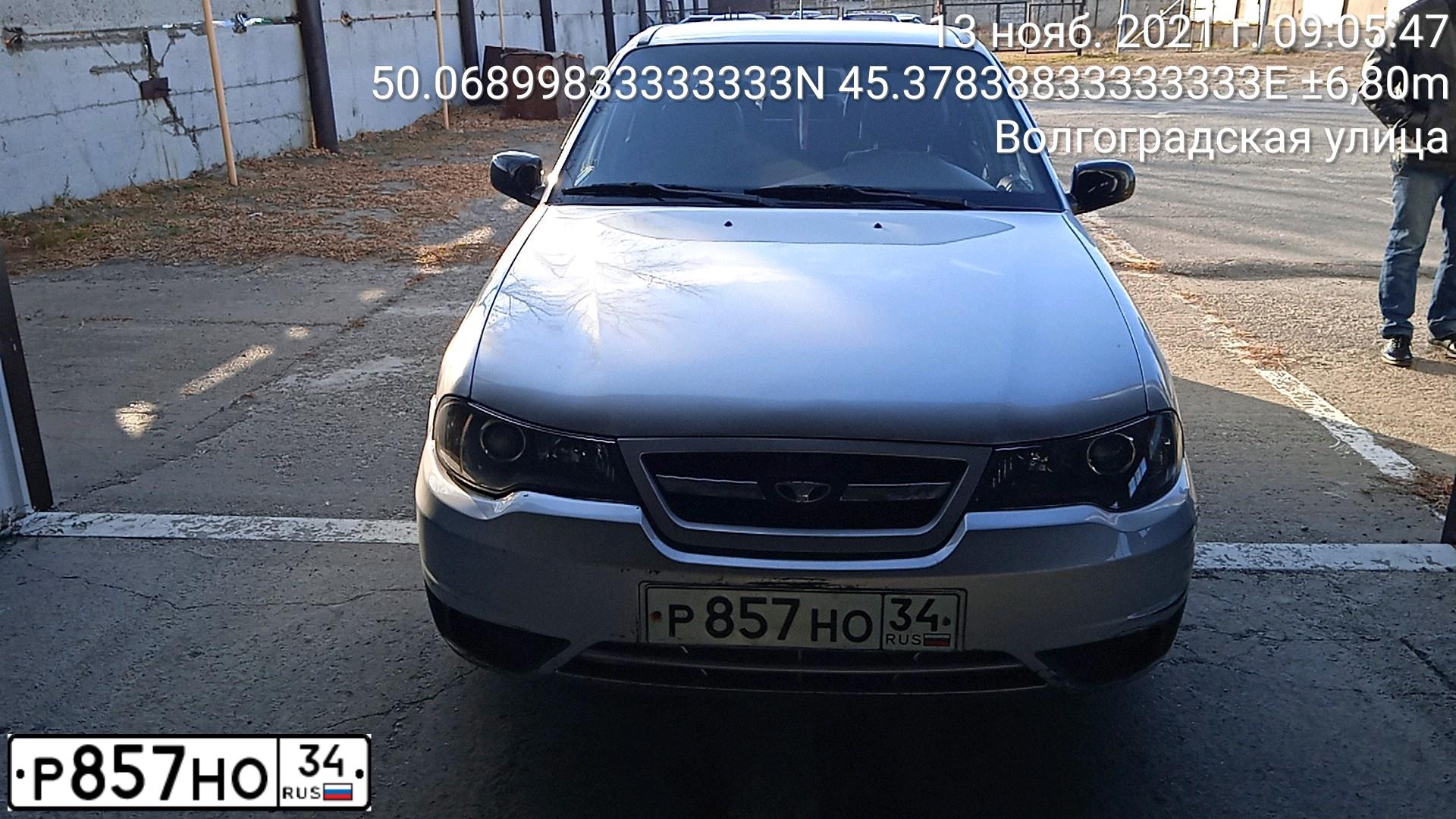 Фото автомобиля DAEWOO NEXIA, 2011 — госномер М253МУ134. Цвет: Серебристый