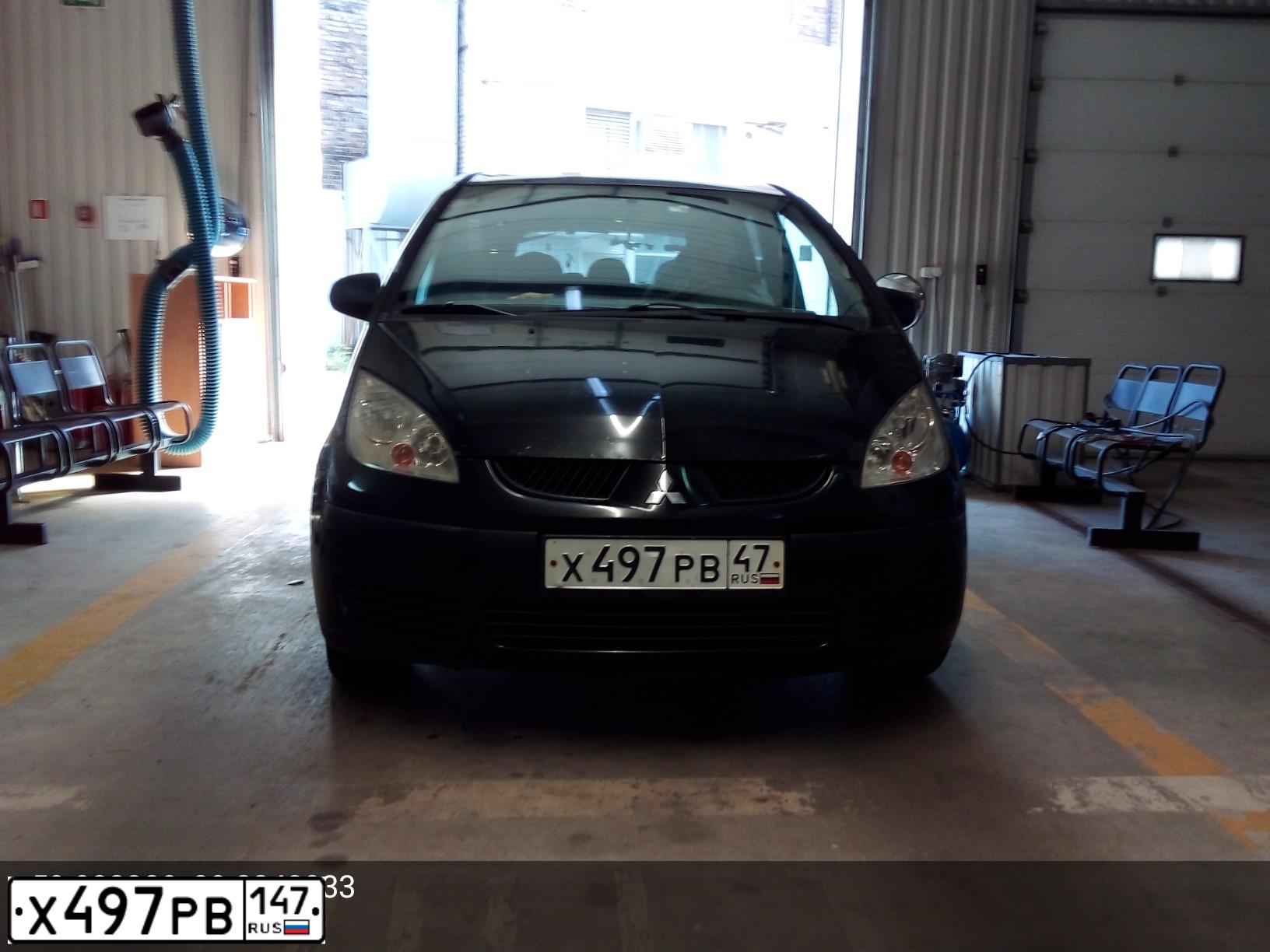 Фото автомобиля MITSUBISHI COLT, 2006 — госномер В798ВС252. Цвет: ЧЕРНЫЙ