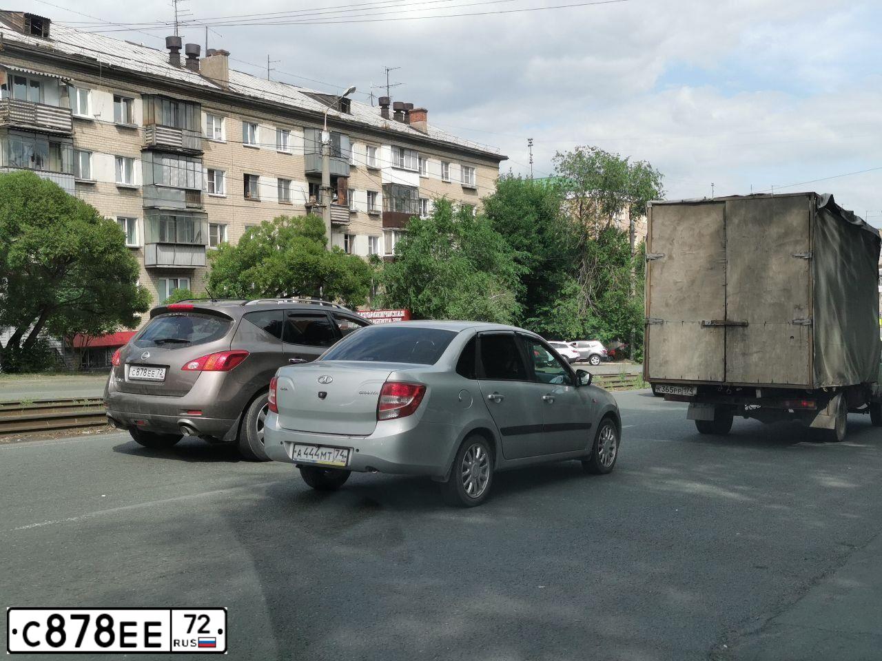 Фото автомобиля NISSAN MURANO, 2010 — госномер М212ОА72. Цвет: БЕЖЕВЫЙ