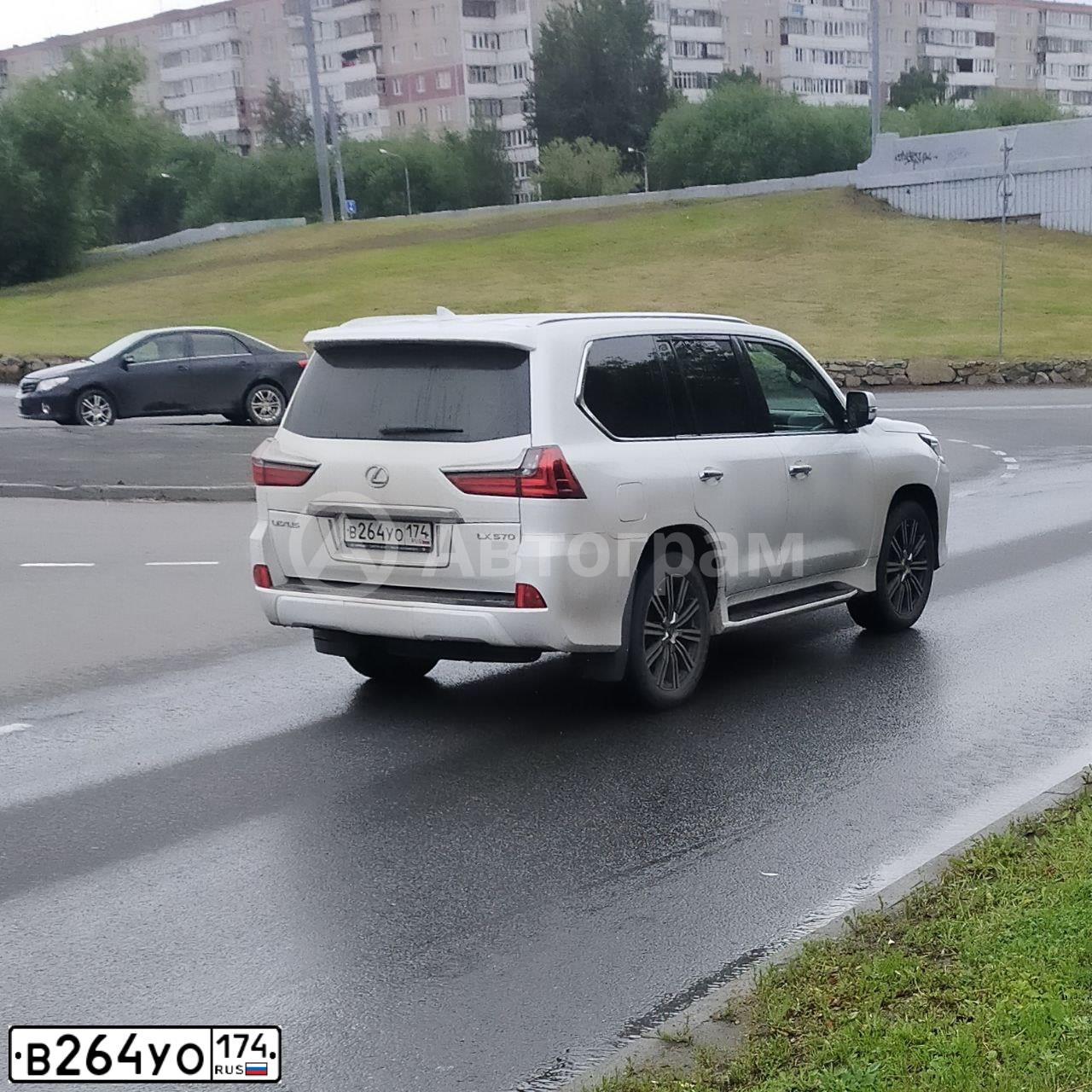 Фото автомобиля LEXUS LX, 2019 — госномер В264УО174. Цвет: БЕЛЫЙ