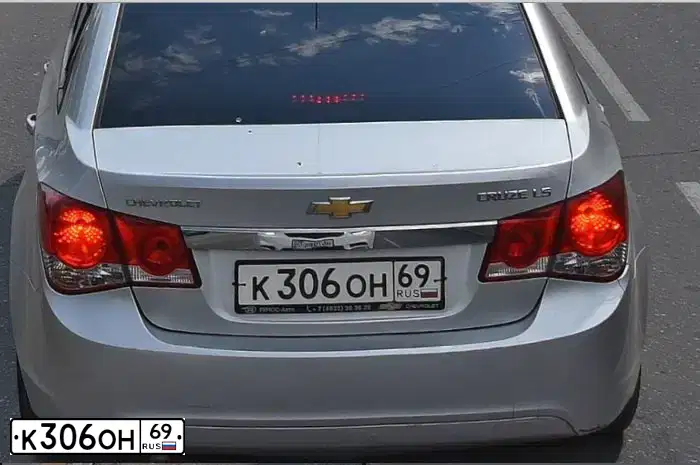 Фото автомобиля CHEVROLET CRUZE, 2011 — госномер К306ОН69. Цвет: СЕРЕБРИСТЫЙ МЕТАЛЛИК
