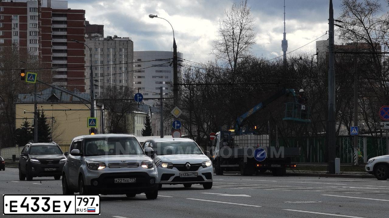 Фото автомобиля RENAULT РЕНО САНДЕРО, 2021 — госномер Е433ЕУ797. Цвет: БЕЛЫЙ-ЧЕРНЫЙ