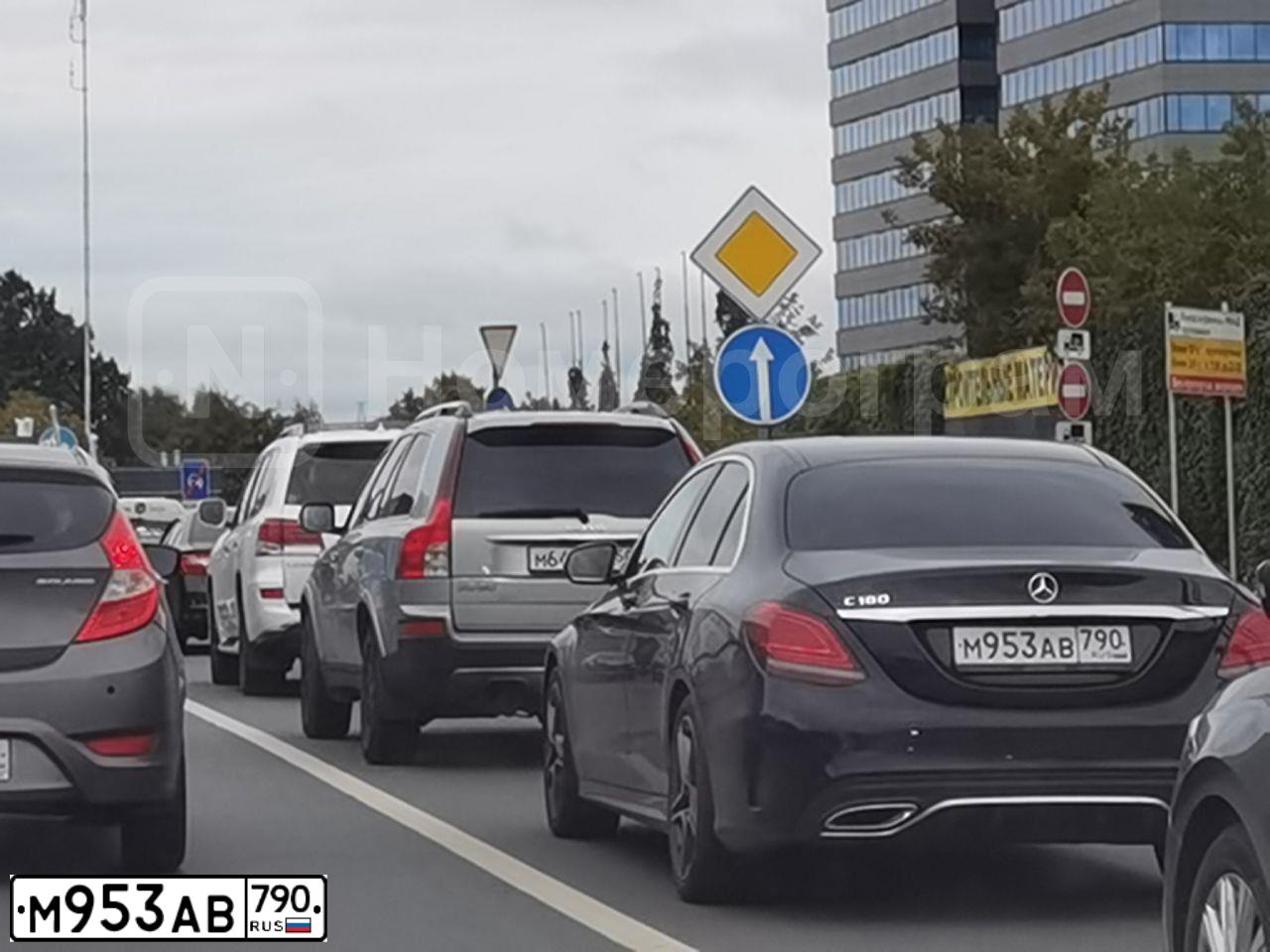 Фото автомобиля MERCEDES C-KLASSE, 2019 — госномер М953АВ790. Цвет: ЧЕРНЫЙ