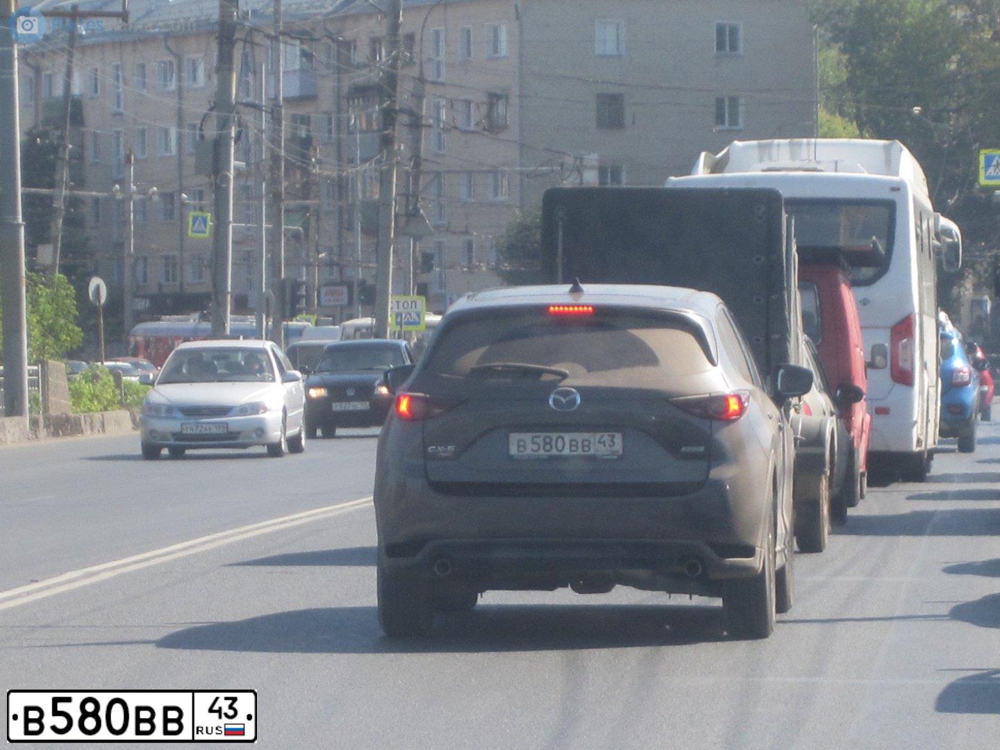 Фото автомобиля KIA SORENTO, 2013 — госномер О137РВ12. Цвет: Белый
