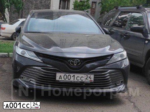 Фото автомобиля TOYOTA CAMRY, 2019 — госномер Т733УР124. Цвет: ЧЕРНЫЙ МЕТАЛЛИК
