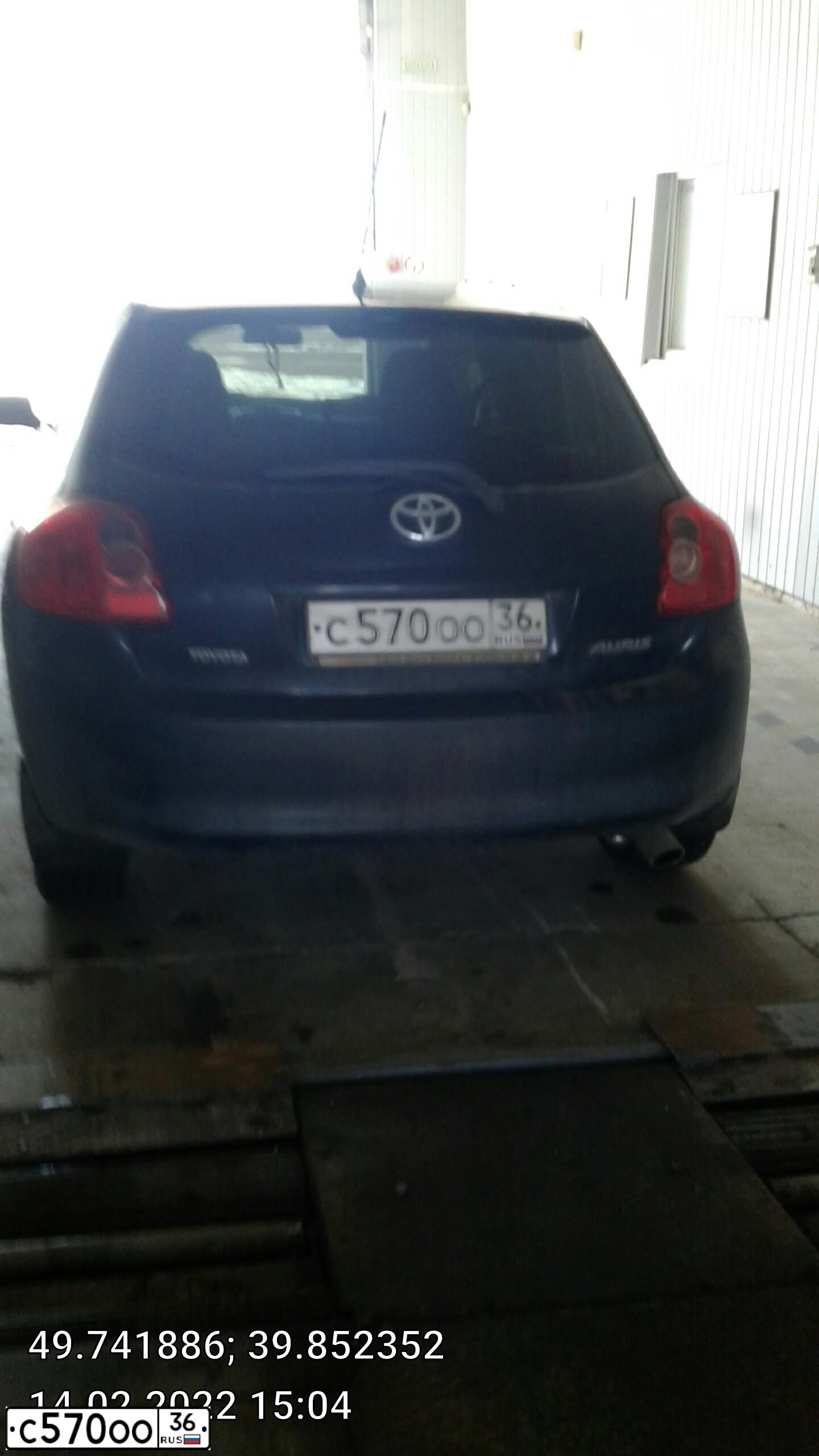 Фото автомобиля TOYOTA AURIS, 2008 — госномер Р905ТУ46. Цвет: ЧЕРНЫЙ