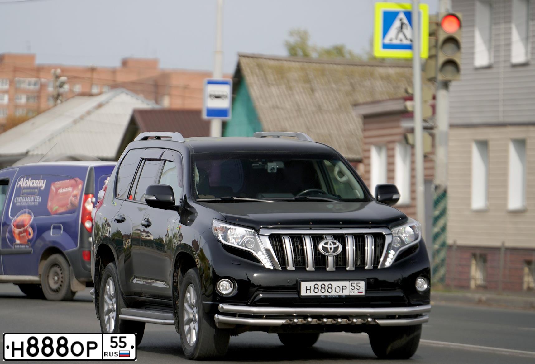Фото автомобиля TOYOTA LANDCRUISER, 2014 — госномер Н888ХВ55. Цвет: ЧЕРНЫЙ