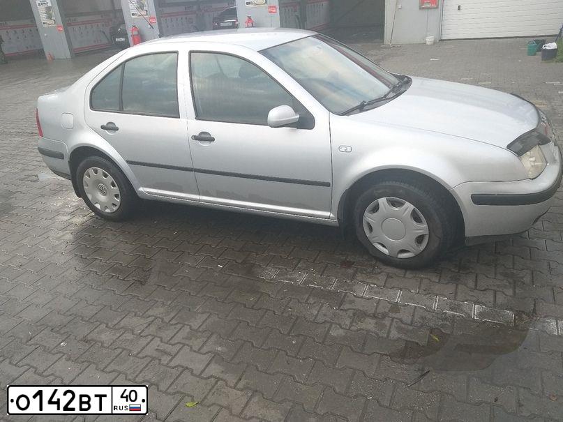 Фото автомобиля VOLKSWAGEN GOLF, 2003 — госномер В775ТК21. Цвет: СЕРЕБРИСТЫЙ