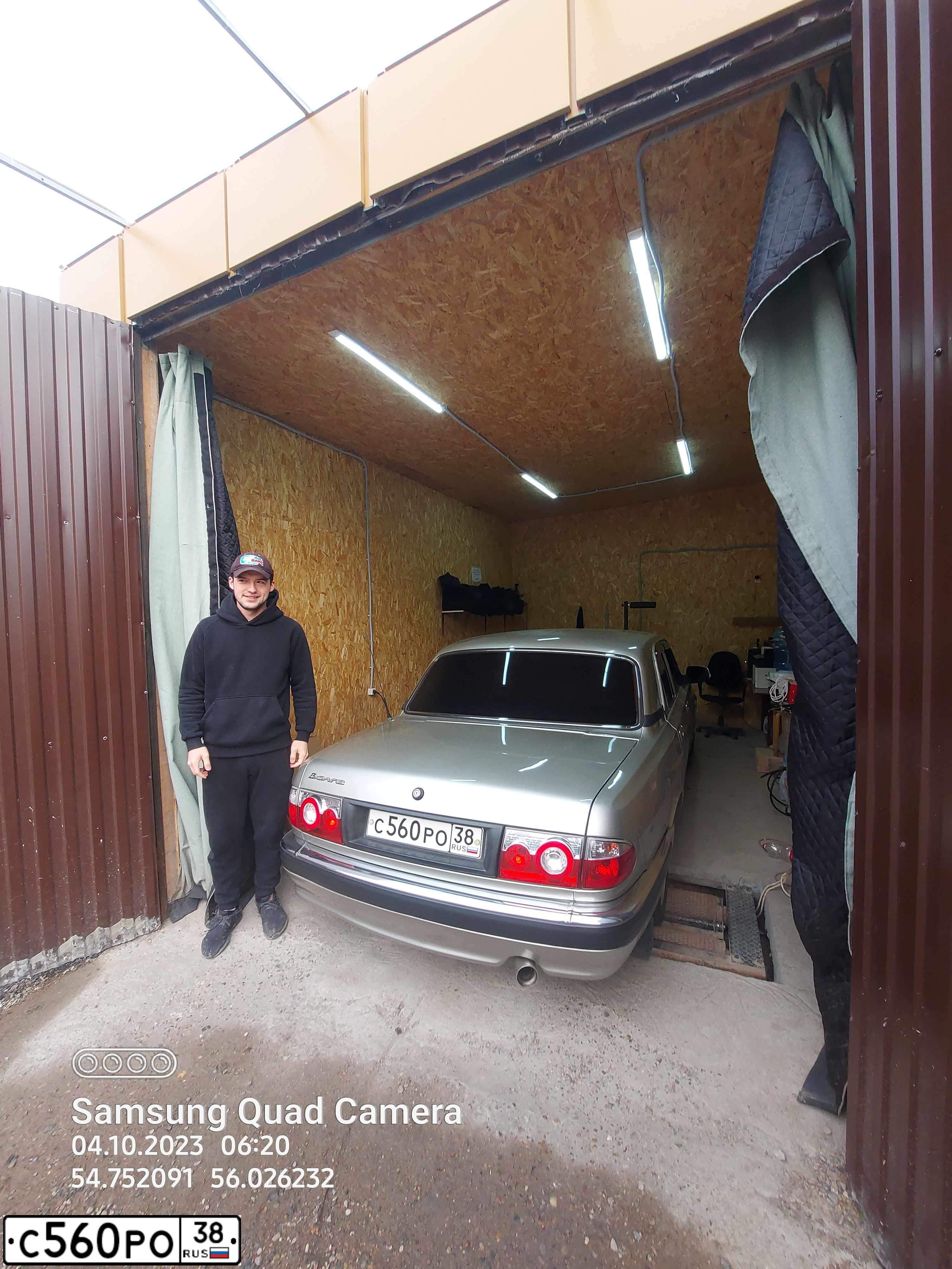 Фото автомобиля GAZ 3110, 2007 — госномер М471УА702. Цвет: ОМЕГА