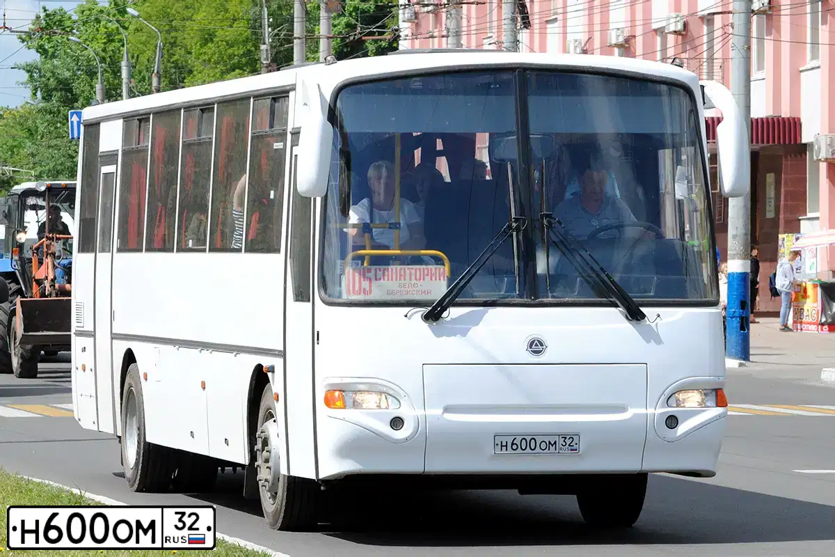 Фото автомобиля KAVZ 4238, 2017 — госномер Н600ОМ32. Цвет: Белый