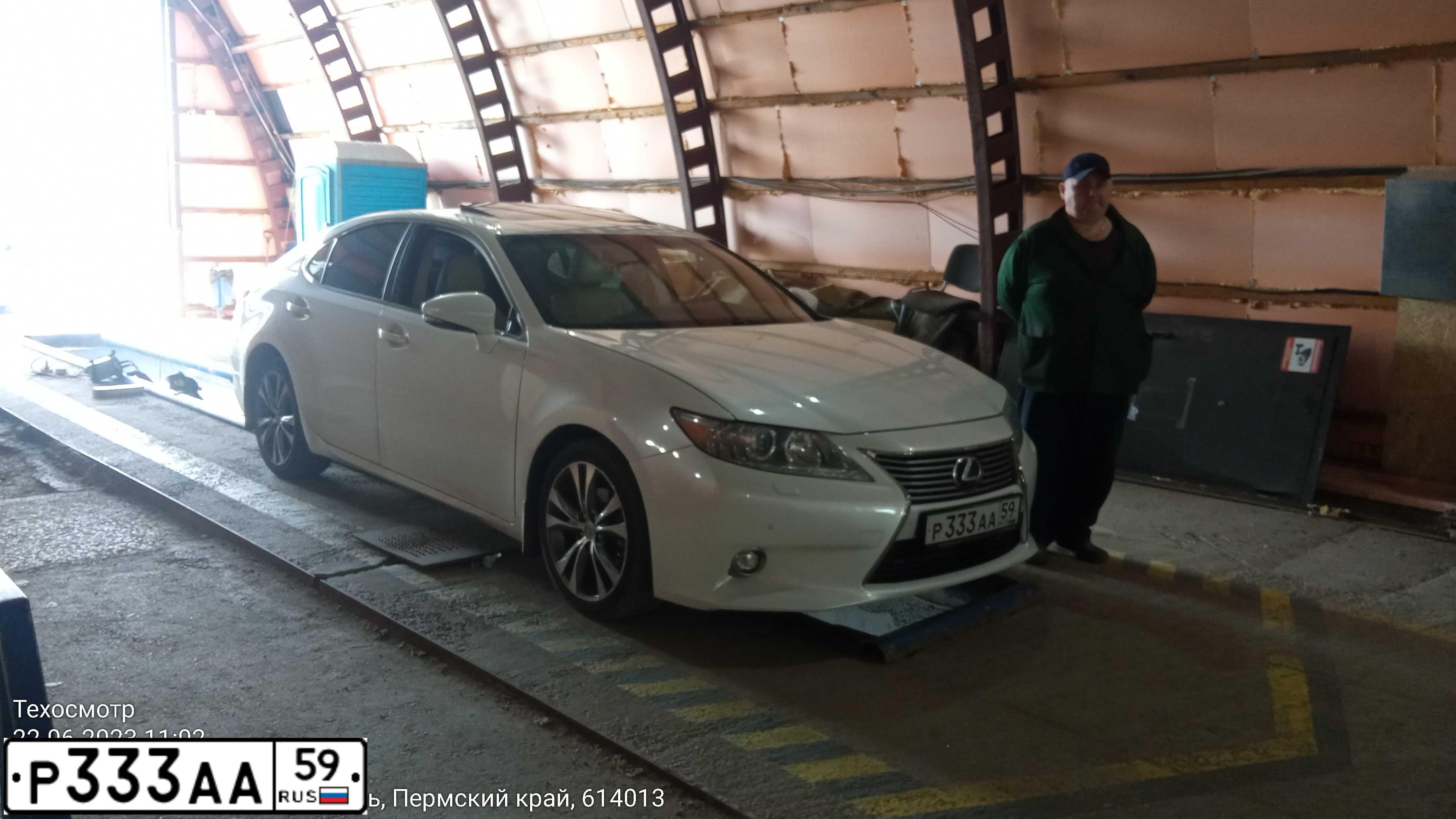 Фото автомобиля LEXUS ES, 2013 — госномер У908ВМ152. Цвет: БЕЛЫЙ