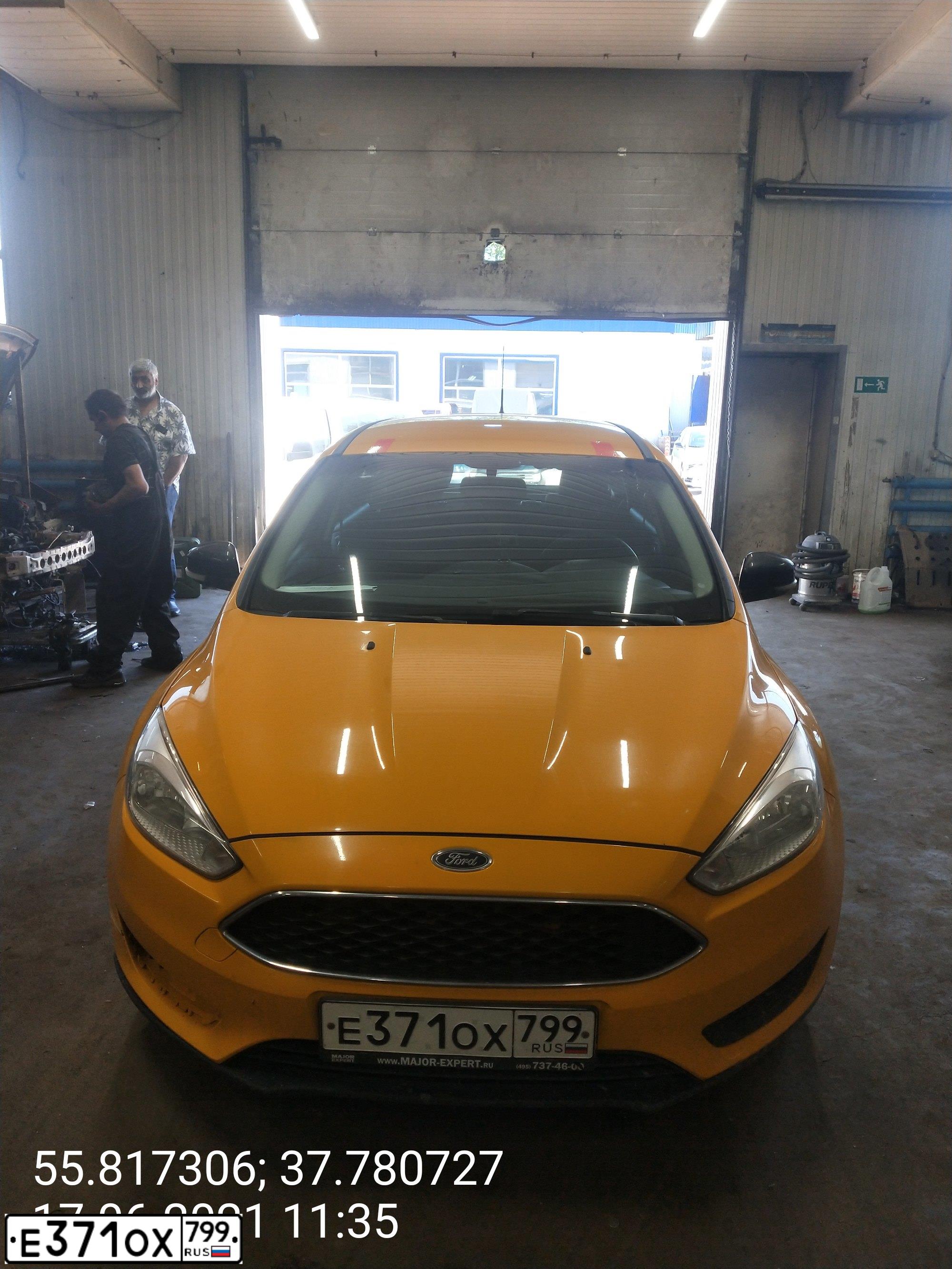 Фото автомобиля FORD FOCUS, 2016 — госномер Е261МС76. Цвет: ЖЕЛТЫЙ