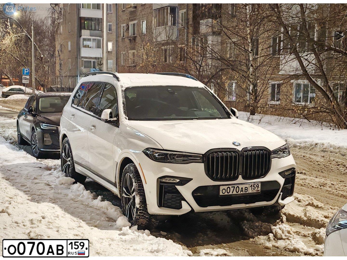 Фото автомобиля VOLKSWAGEN PASSAT, 2002 — госномер Р261КТ159. Цвет: Серебристый