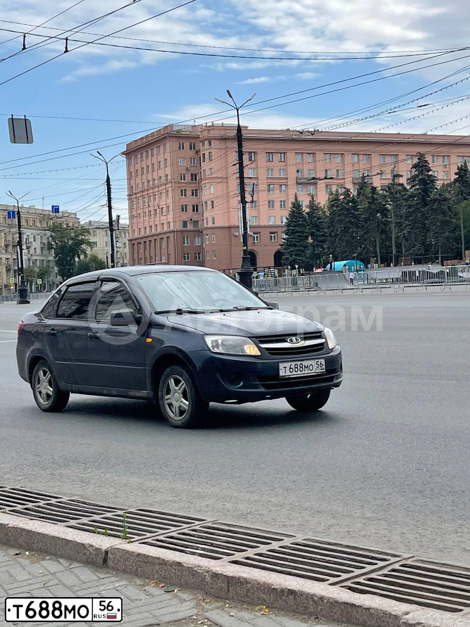 Фото автомобиля LADA 2190 GRANTA, 2012 — госномер Т688МО56. Цвет: СЕРО-СИНИЙ