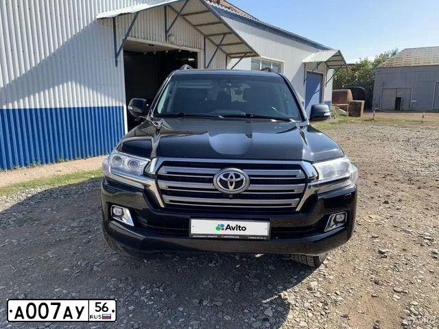 Фото автомобиля TOYOTA LANDCRUISER 200, 2015 — госномер А007АУ56. Цвет: ЧЕРНЫЙ