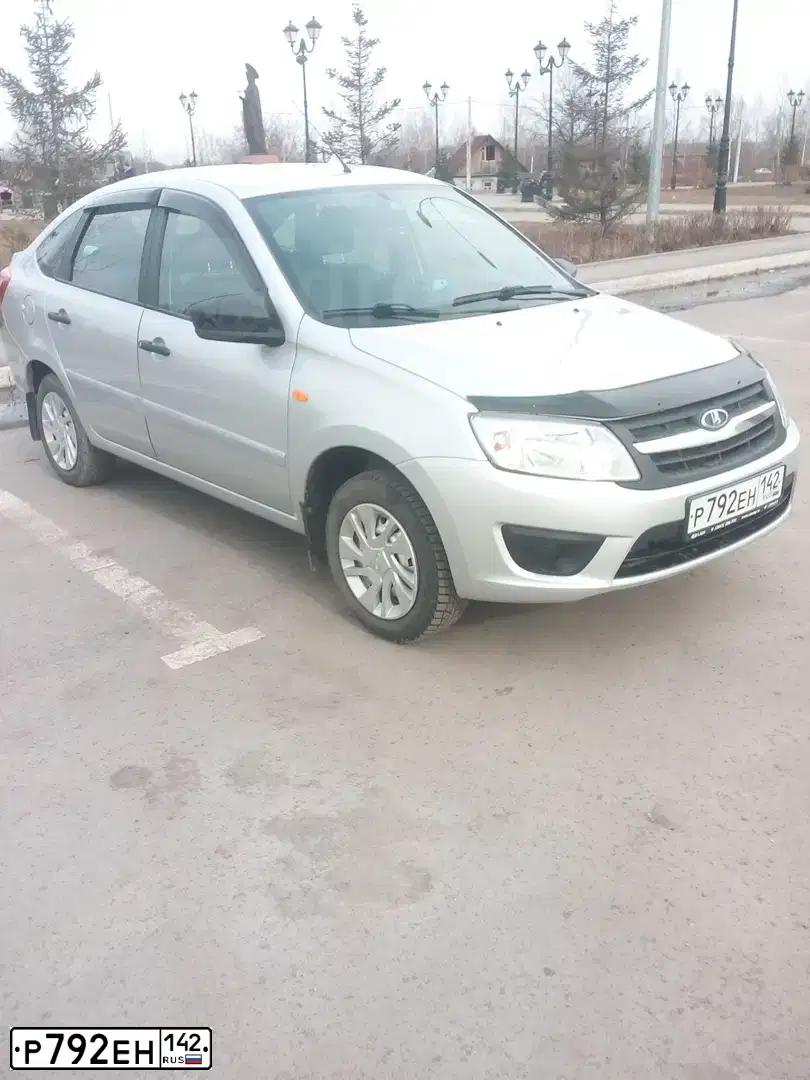 Фото автомобиля LADA 2191 GRANTA, 2015 — госномер Р792ЕН142. Цвет: серебристый