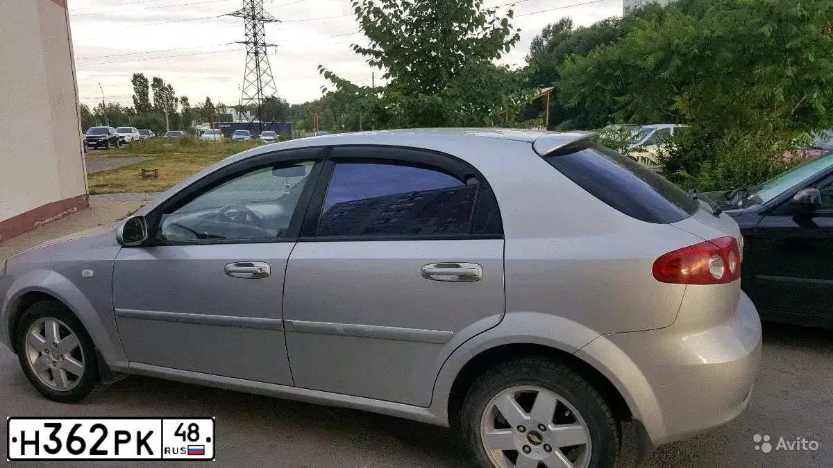 Фото автомобиля CHEVROLET LACETTI, 2008 — госномер Н362РК48. Цвет: СЕРЕБРИСТЫЙ