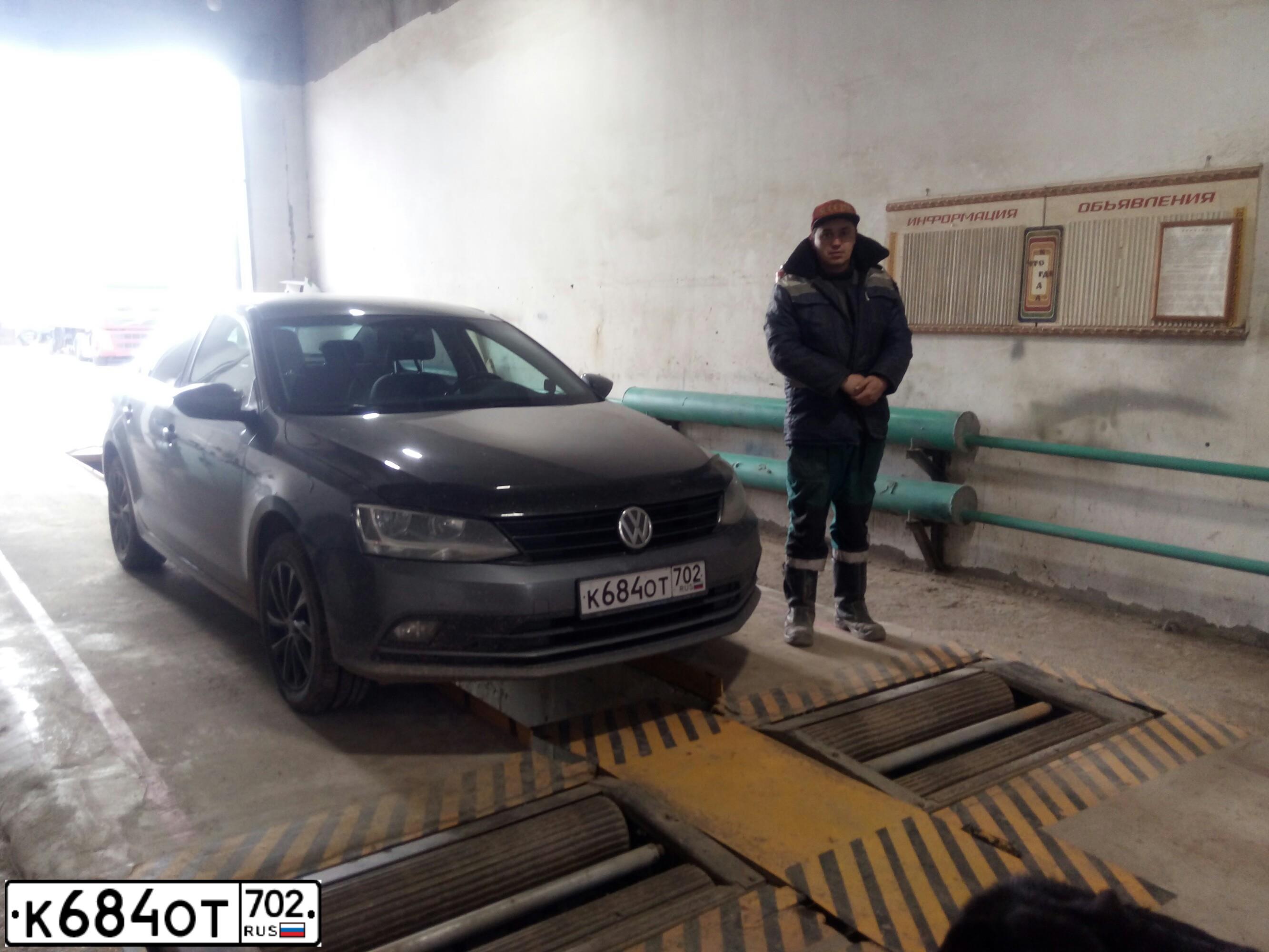Фото автомобиля VOLKSWAGEN JETTA, 2017 — госномер К684ОТ702. Цвет: ТЕМНО-СЕРЫЙ