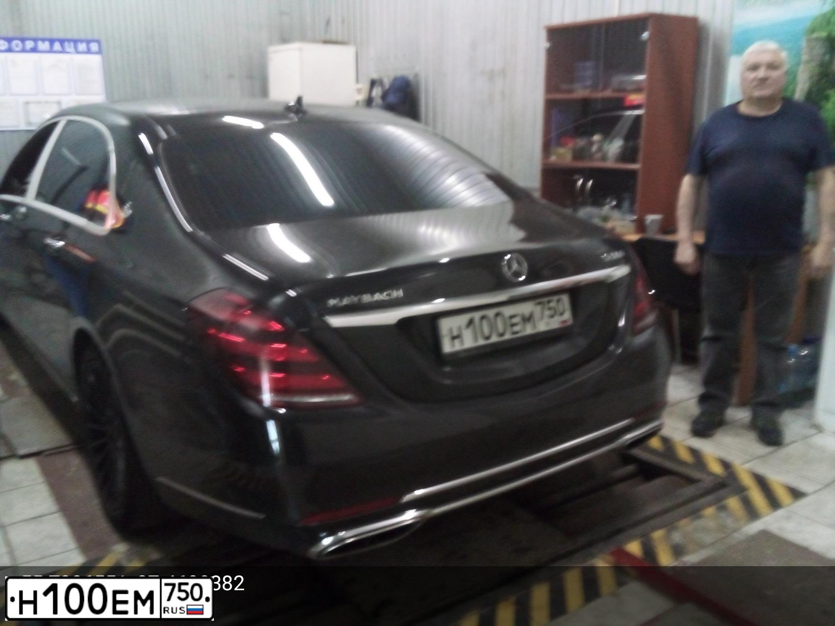Фото автомобиля MERCEDES-BENZ S560, 2017 — госномер В350КР977. Цвет: ЧЕРНЫЙ