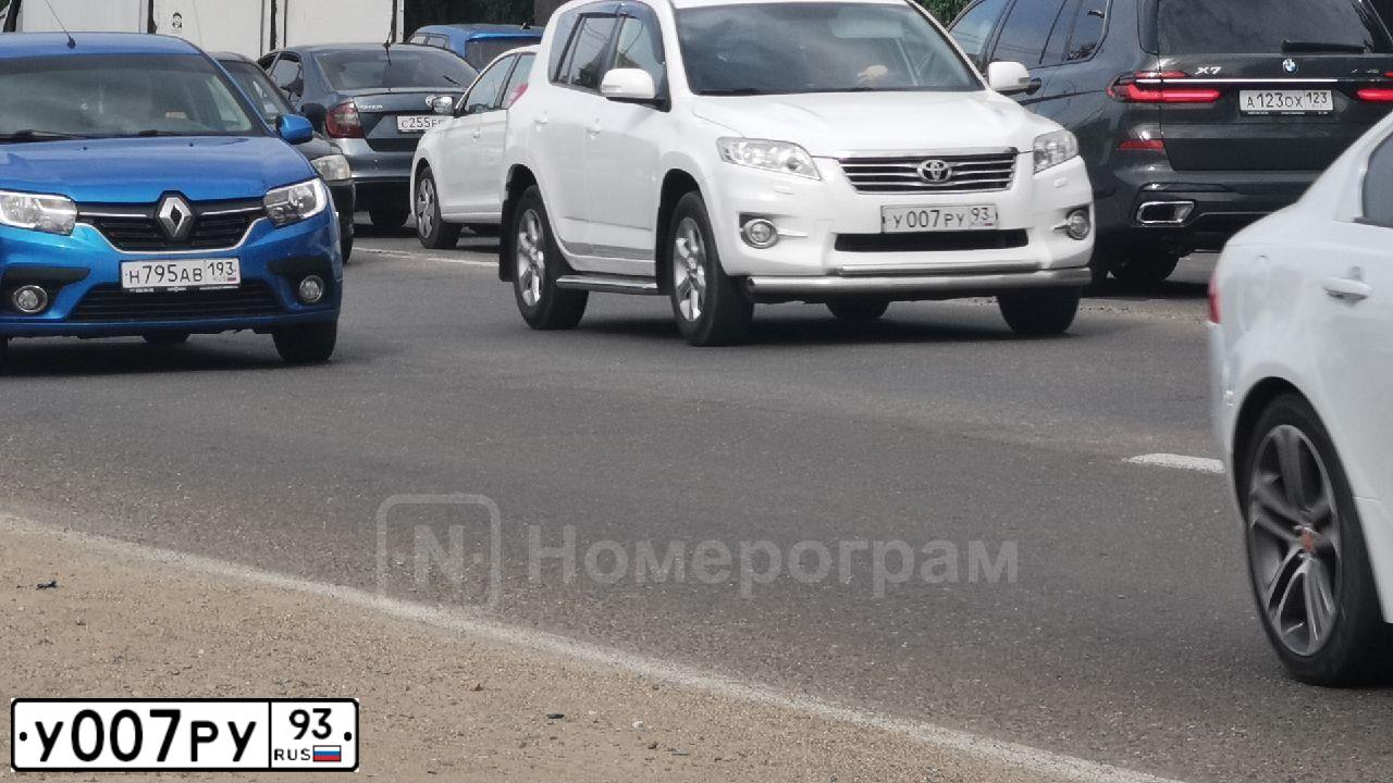 Фото автомобиля VOLKSWAGEN PASSAT, 2012 — госномер О009РР01. Цвет: Белый