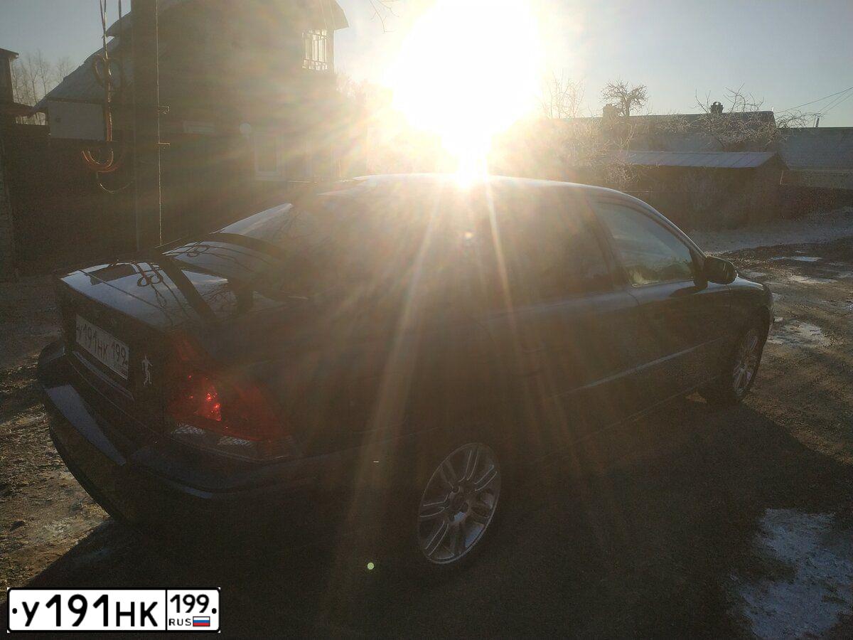Фото автомобиля VOLVO S60, 2008 — госномер Е645ТР198. Цвет: Темно-синий