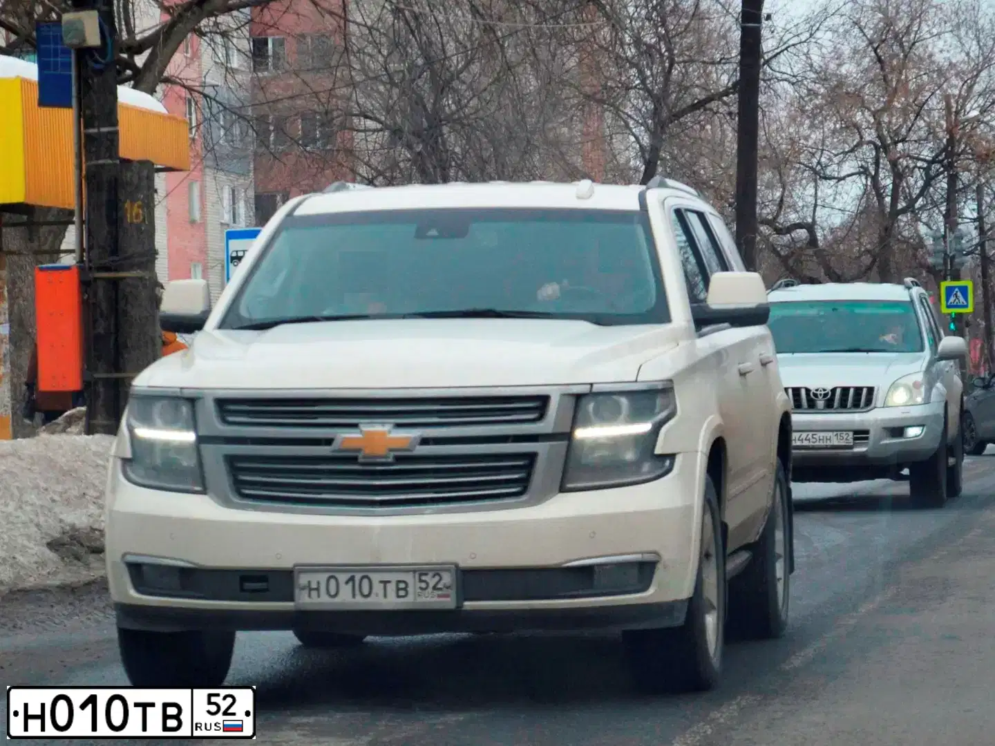 Фото автомобиля CADILLAC ESCALADE, 2020 — госномер Н010ТВ52. Цвет: ЧЕРНЫЙ