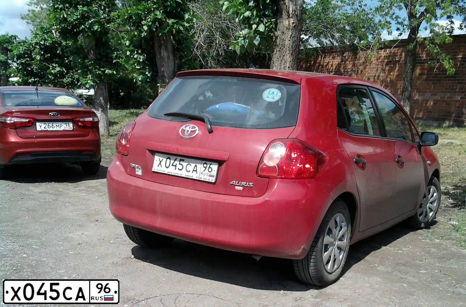Фото автомобиля TOYOTA AURIS, 2009 — госномер Х045СА96. Цвет: КРАСНЫЙ