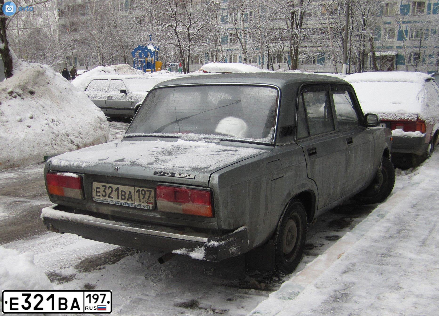 Фото автомобиля LADA 2107, 2010 — госномер Е321ВА197. Цвет: СЕРО-ЗЕЛЕНЫЙ