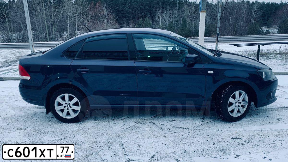 Фото автомобиля VOLKSWAGEN POLO, 2013 — госномер С817КВ136. Цвет: ТЕМНО-СИНИЙ