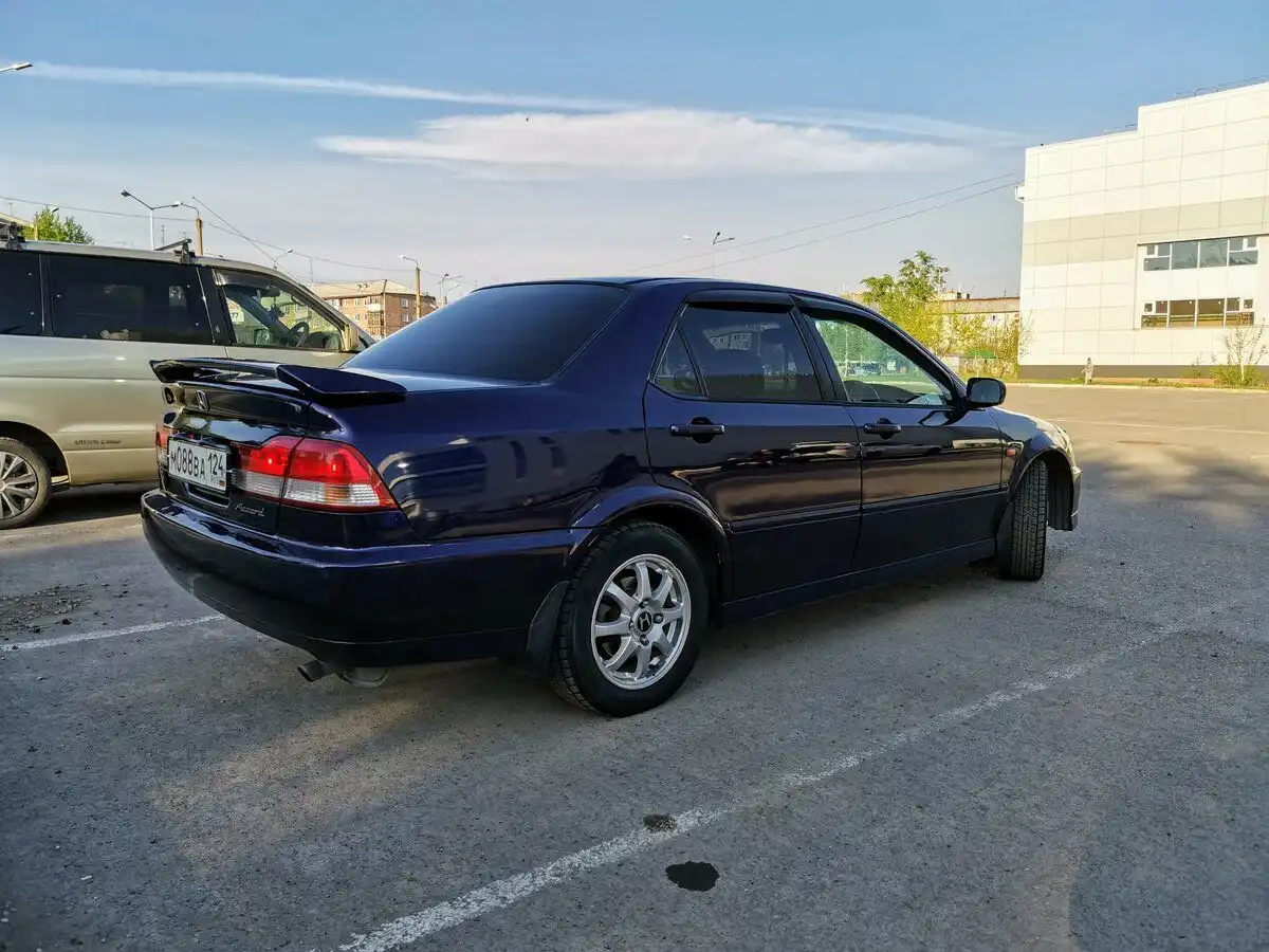 Фото автомобиля HONDA ACCORD, 2007 — госномер Н594ВС138. Цвет: Коричневый