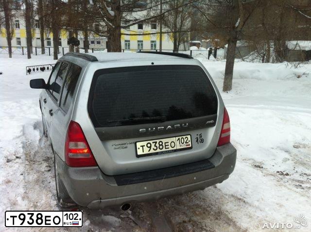 Фото автомобиля SUBARU FORESTER, 2002 — госномер Х002КТ02. Цвет: Серебристый