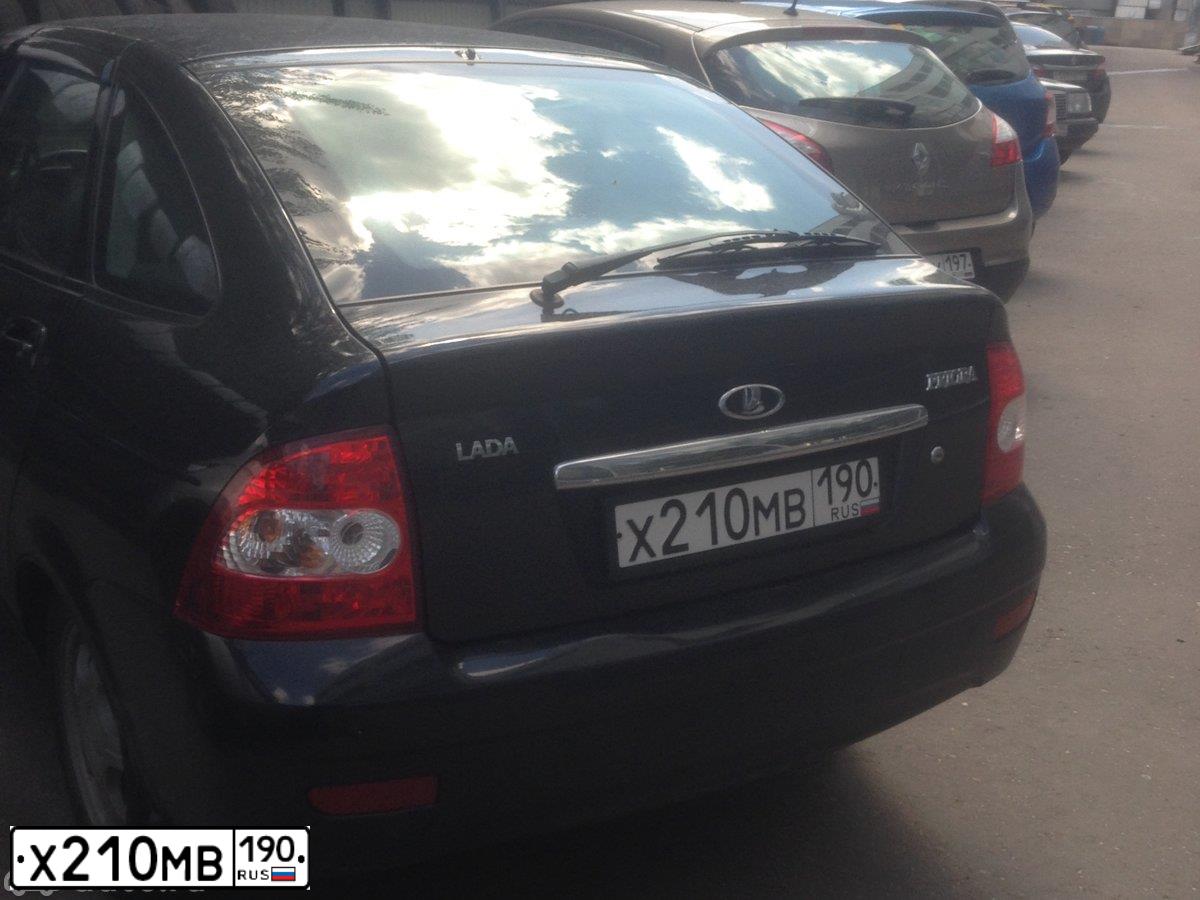 Фото автомобиля LADA 2172 PRIORA, 2010 — госномер В129НУ761. Цвет: ЧЕРНЫЙ