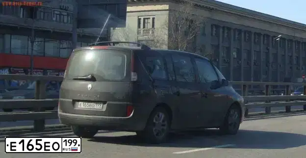 Фото автомобиля RENAULT /GRAND/ ESPACE, 2007 — госномер Р900РЕ36. Цвет: ЧЕРНЫЙ