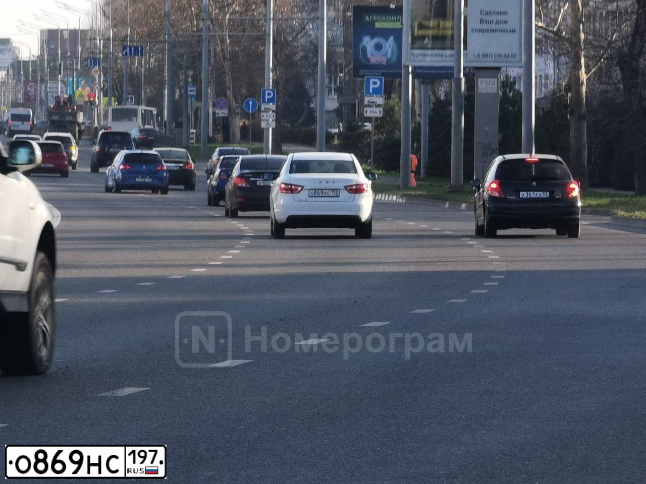 Фото автомобиля MAZDA CX-7, 2011 — госномер У215РС790. Цвет: Серебристый