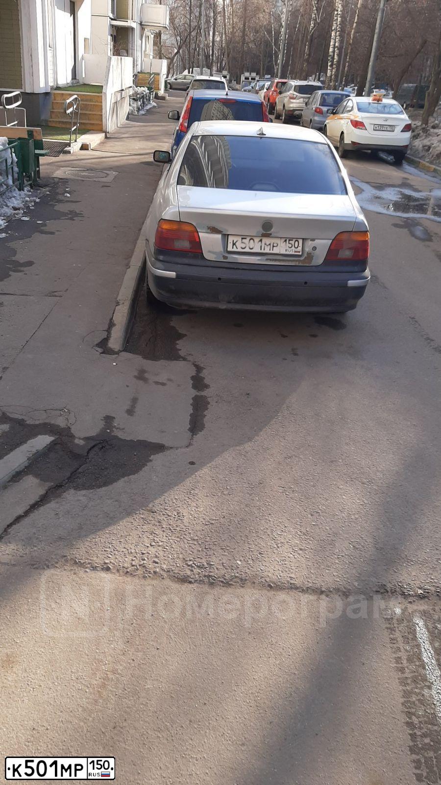 Фото автомобиля BMW 520IA, 2002 — госномер Х756СС154. Цвет: СЕРЕБРИСТЫЙ