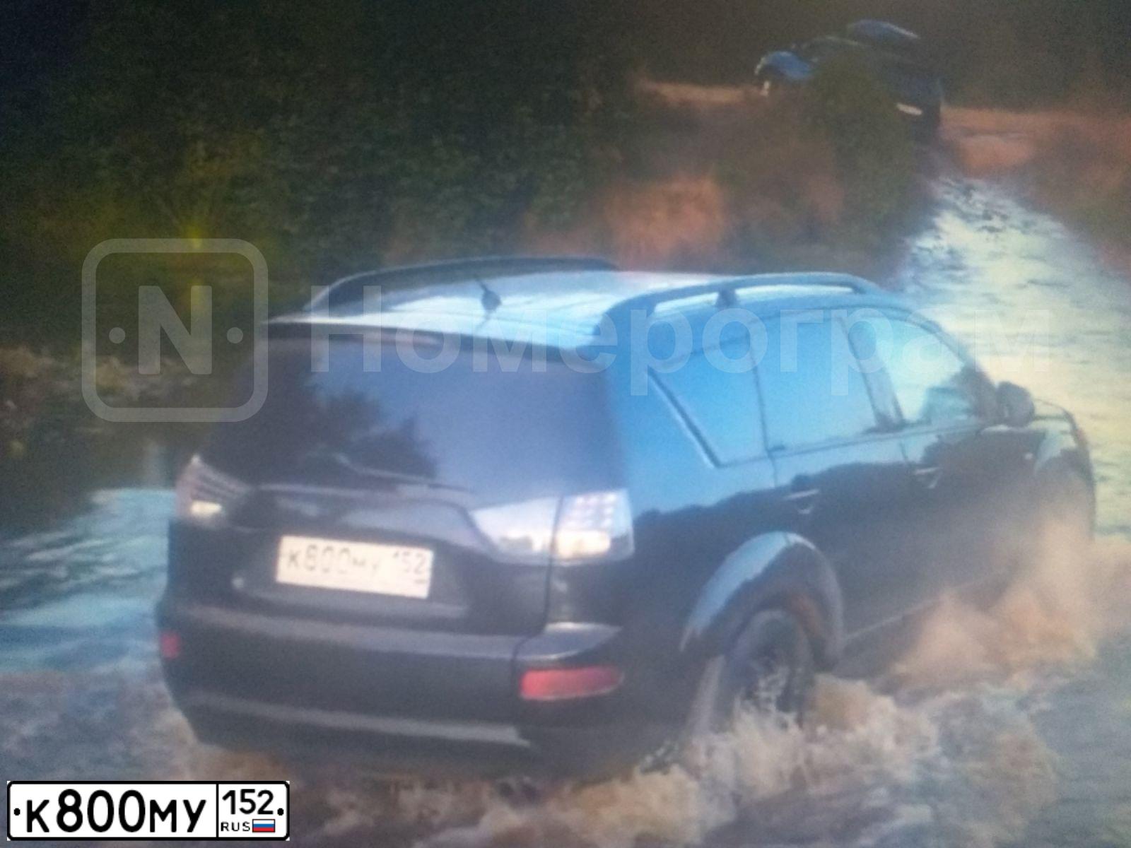 Фото автомобиля MITSUBISHI OUTLANDER, 2007 — госномер К800МУ152. Цвет: ЧЕРНЫЙ