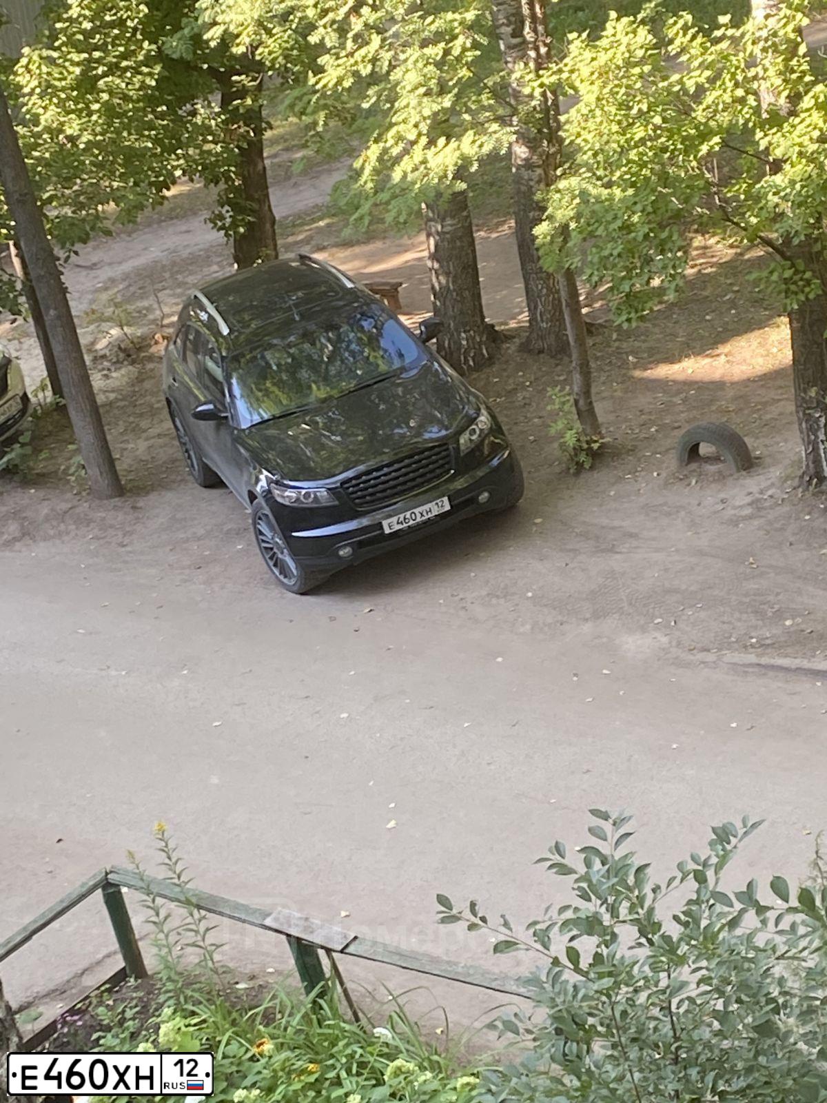 Фото автомобиля INFINITI QX70 /FX/, 2005 — госномер Е460ХН12. Цвет: ЧЕРНЫЙ