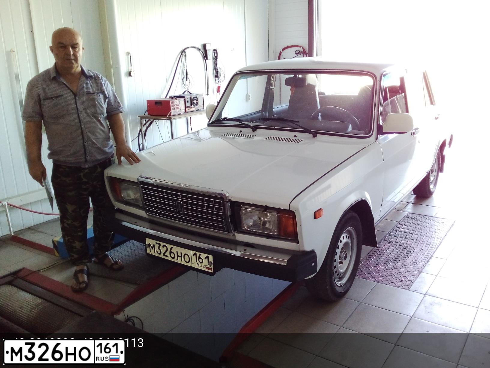 Фото автомобиля LADA 2107, 2008 — госномер М326НО161. Цвет: ЯРКО-БЕЛЫЙ