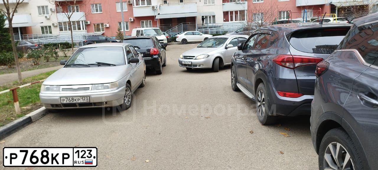 Фото автомобиля LADA 2110, 2007 — госномер Р768КР123. Цвет: СВЕТЛО-СЕРЕБ МЕТАЛЛ