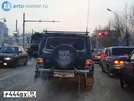 Фото автомобиля LADA 2121 NIVA, 2000 — госномер Р444ВХ59. Цвет: ЗЕЛЕНЫЙ