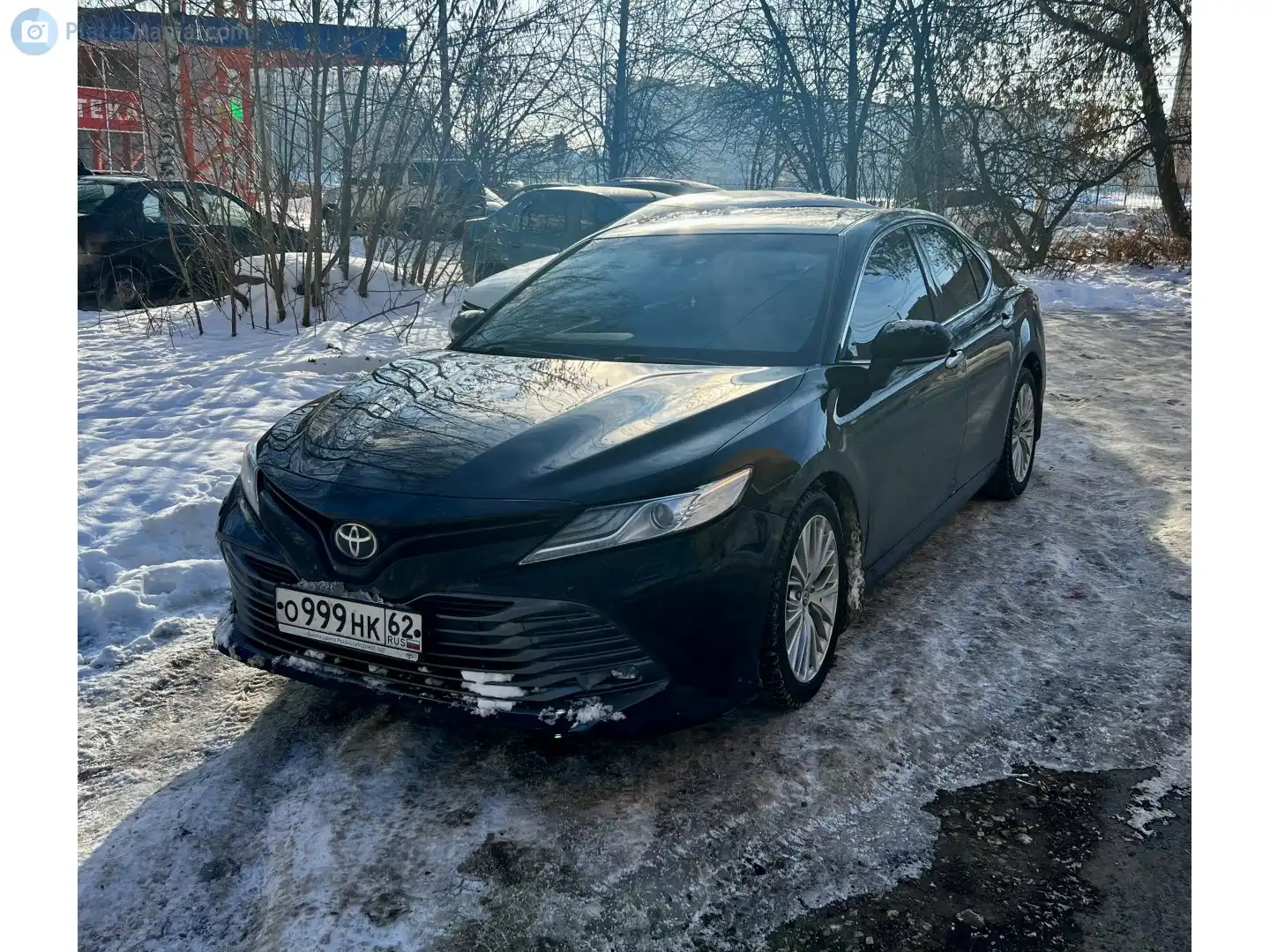 Фото автомобиля TOYOTA CAMRY, 2020 — госномер У202УВ62. Цвет: ЧЕРНЫЙ
