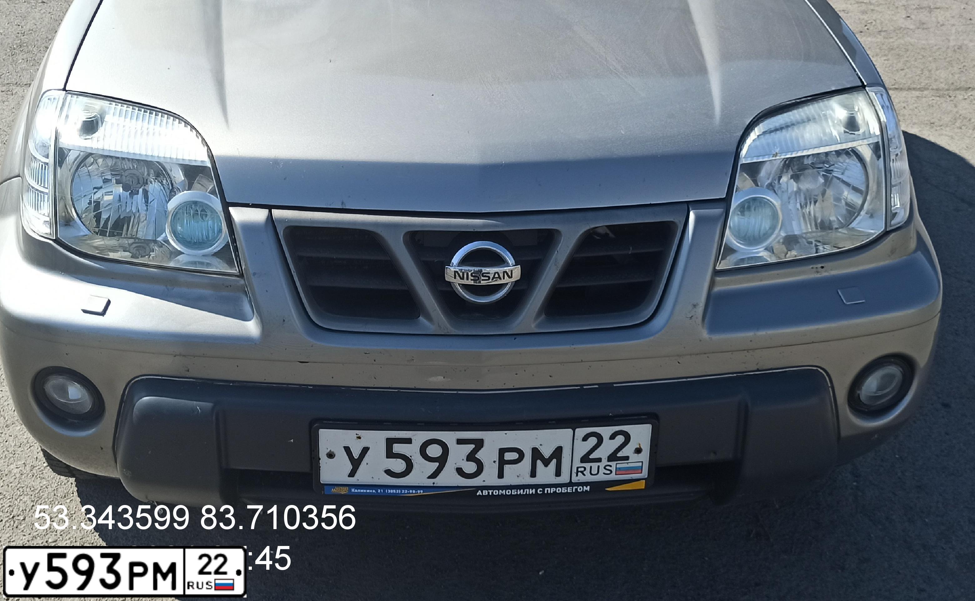 Фото автомобиля NISSAN X-TRAIL, 2003 — госномер У593РМ22. Цвет: СЕРЫЙ
